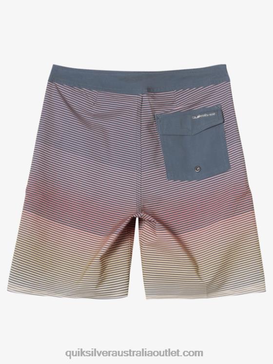 Quiksilver Boys 8-16 Surfsilk Massive 17 Boardshorts H2N4B1911 wheat
