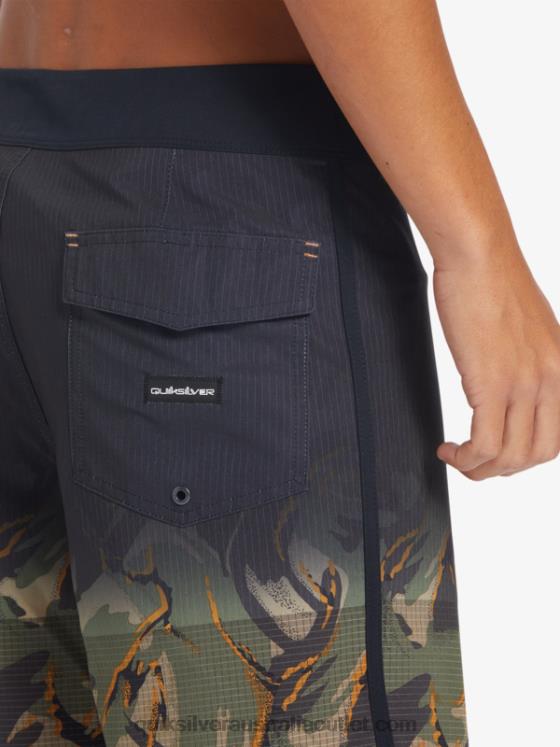 Quiksilver Men Highlite Scallop 19 Boardshorts H2N4B25 four leaf clover