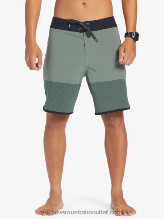 Quiksilver Men Highlite Scallop 19 Boardshorts H2N4B30 thyme