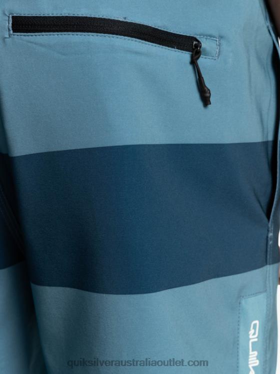 Quiksilver Men Omni Training 17 Stretch Shorts H2N4B1690 provincial blue