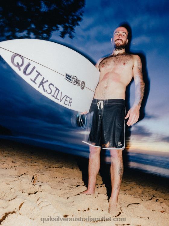 Quiksilver Men Original Scallop 18 Boardshorts H2N4B86 black