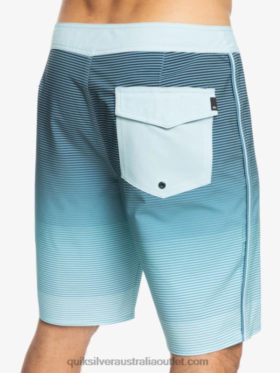 Quiksilver Men SurfSilk Massive 20 Boardshorts H2N4B1594 iced aqua