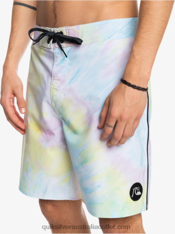 Quiksilver Men SurfSilk Piped 18 Boardshorts H2N4B1749 white