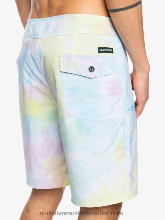 Quiksilver Men SurfSilk Piped 18 Boardshorts H2N4B1749 white